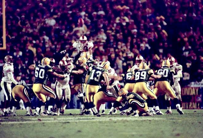 HistoricPackers's tweet photo. Today in 1996: Chris Jacke's 53-yard field goal lifts Packers to 23-20 overtime win over 49ers on MNF. Trailing 17-6 at halftime, Green Bay's defense allows just 75 yards in the second half and OT, while Don Beebe's career day (11 rec., 220 yards, 1 TD) lifts offense. https://t.co/aLBHwUQ6UA