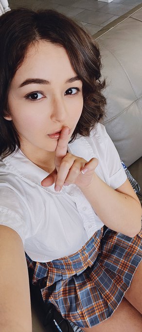 Watch Leana Lovings 💕's leaked NSFW photo on TwXstars