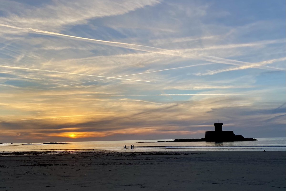 Sunset beach walk 😍 #islandlife #jerseyci