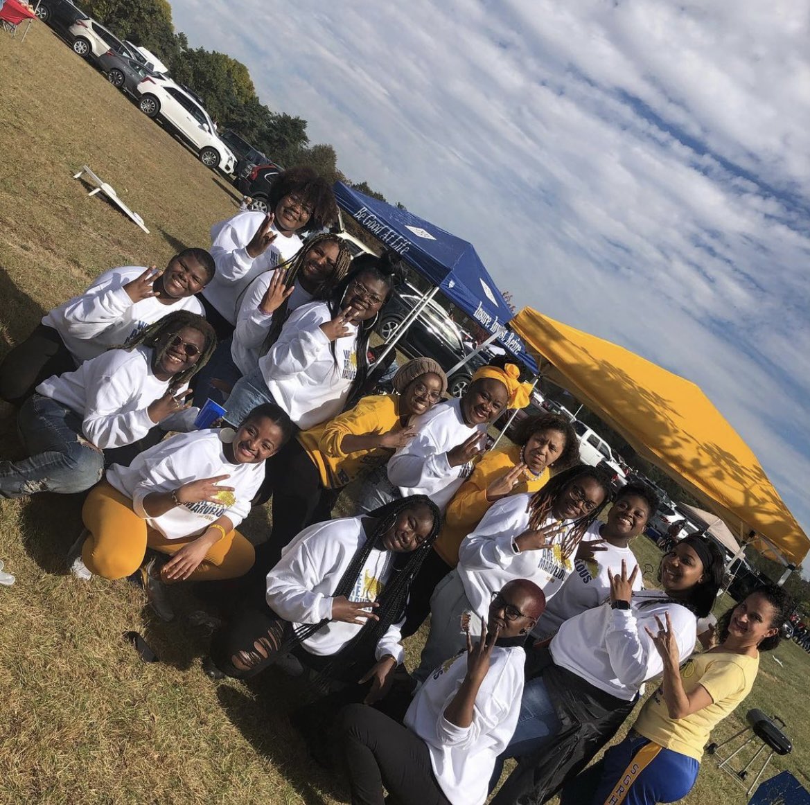 bsu_poodles's tweet image. With all of the excitement in the air around homecoming, we are throwing it back to Homecoming 2019! We cant wait to reunite with Marvelous Mu alumni!💛💙🐩
