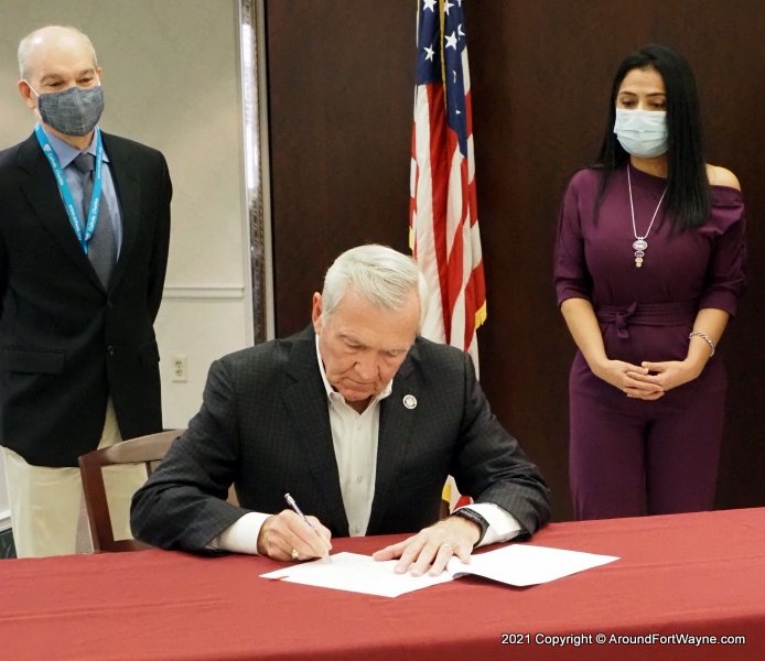 TheAFWBlog's tweet photo. Photos and video from this morning's announcement of the new Fort Wayne Community Identification Card program by the City of Fort Wayne and Catholic Charities of Fort Wayne-South Bend. - https://t.co/GvG7auw33g https://t.co/evEP5OGkQg