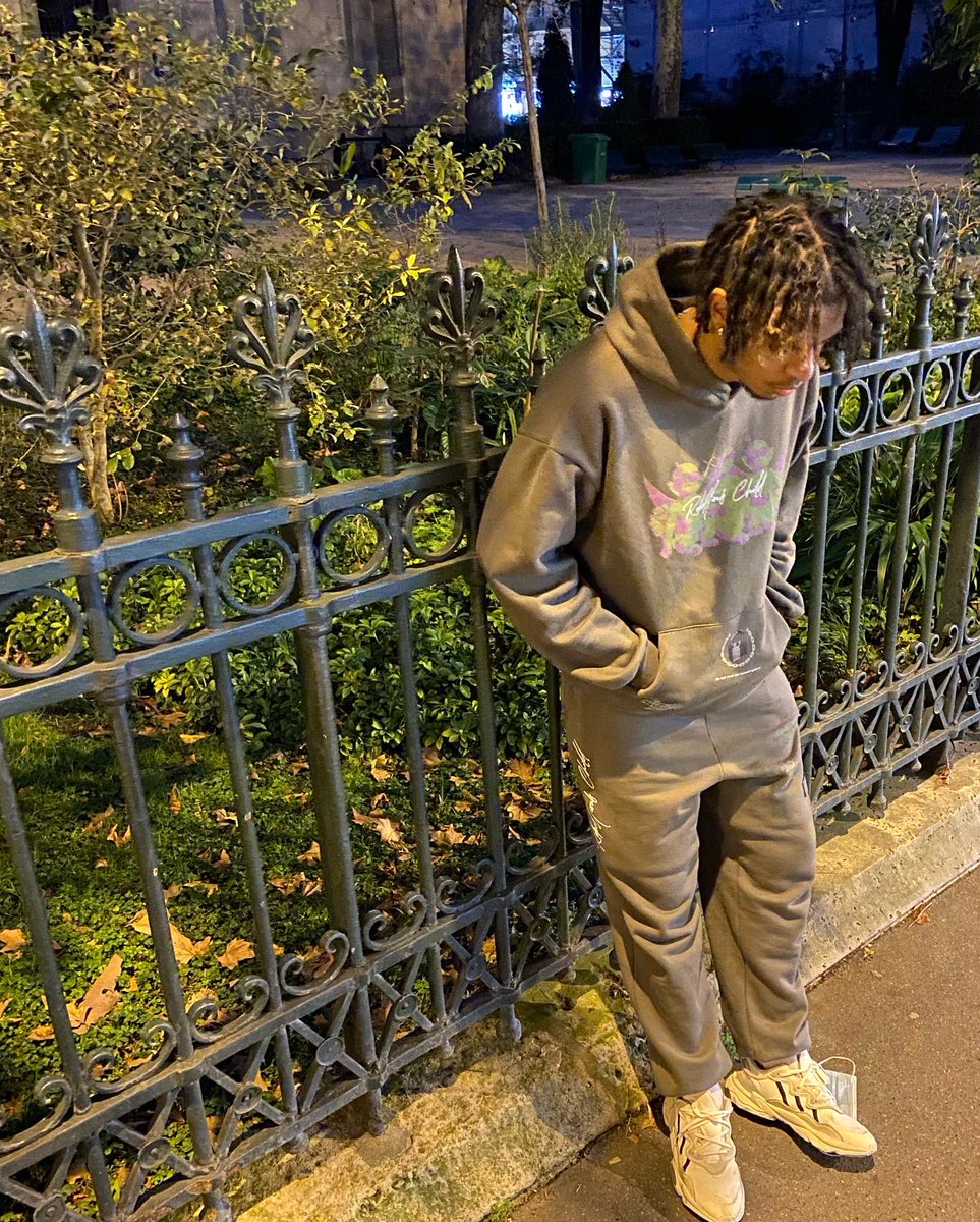 adbj05's tweet photo. Juste pour vous montrez mon nouvel ensemble🧍🏽‍♂️ https://t.co/KBZOcJ2KhJ