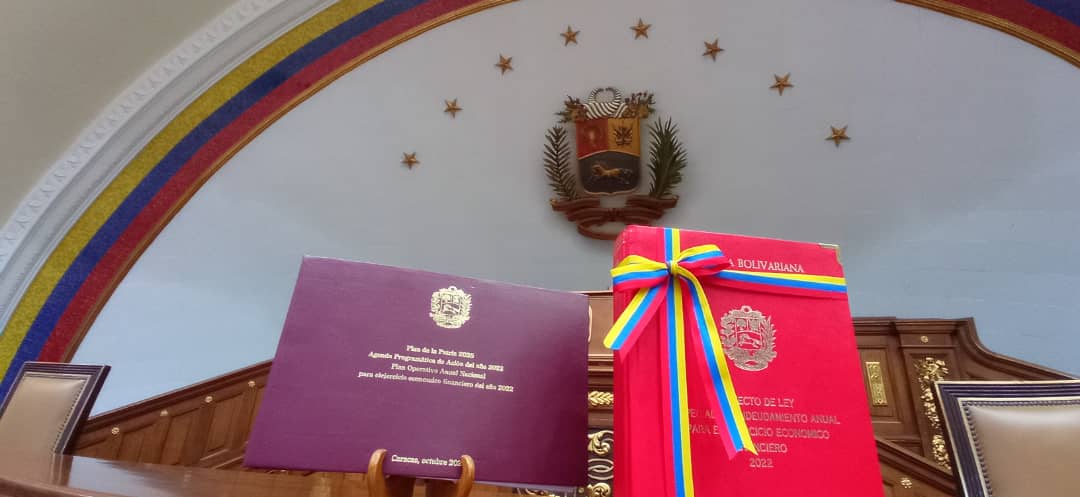 Consignado ante la Asamblea Nacional el Proyecto de Presupuesto de la Nación 2022, ley de endeudamiento especial y Plan Operativo Anual 2022 del Plan de la Patria. 
Ante quienes han pretendido el boicot del país, el acto de soberanía de resistir, proteger al pueblo y avanzar.