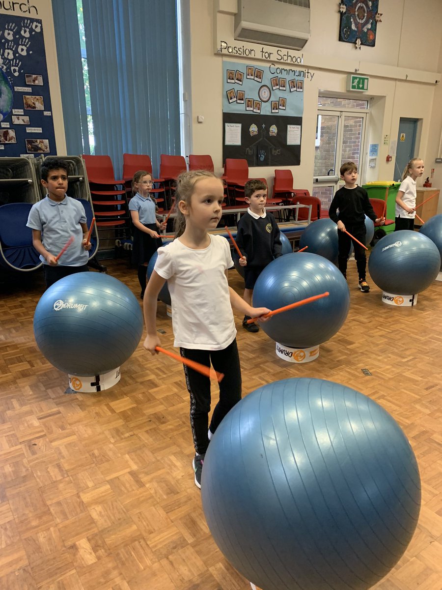 StBernardsep's tweet photo. Having a great time in Drumfit Club tonight @drumfit #stbisactive https://t.co/4b6CYi61Gl