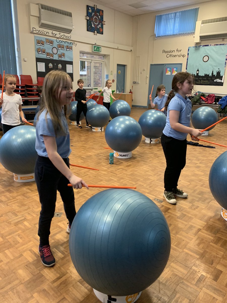 StBernardsep's tweet photo. Having a great time in Drumfit Club tonight @drumfit #stbisactive https://t.co/4b6CYi61Gl
