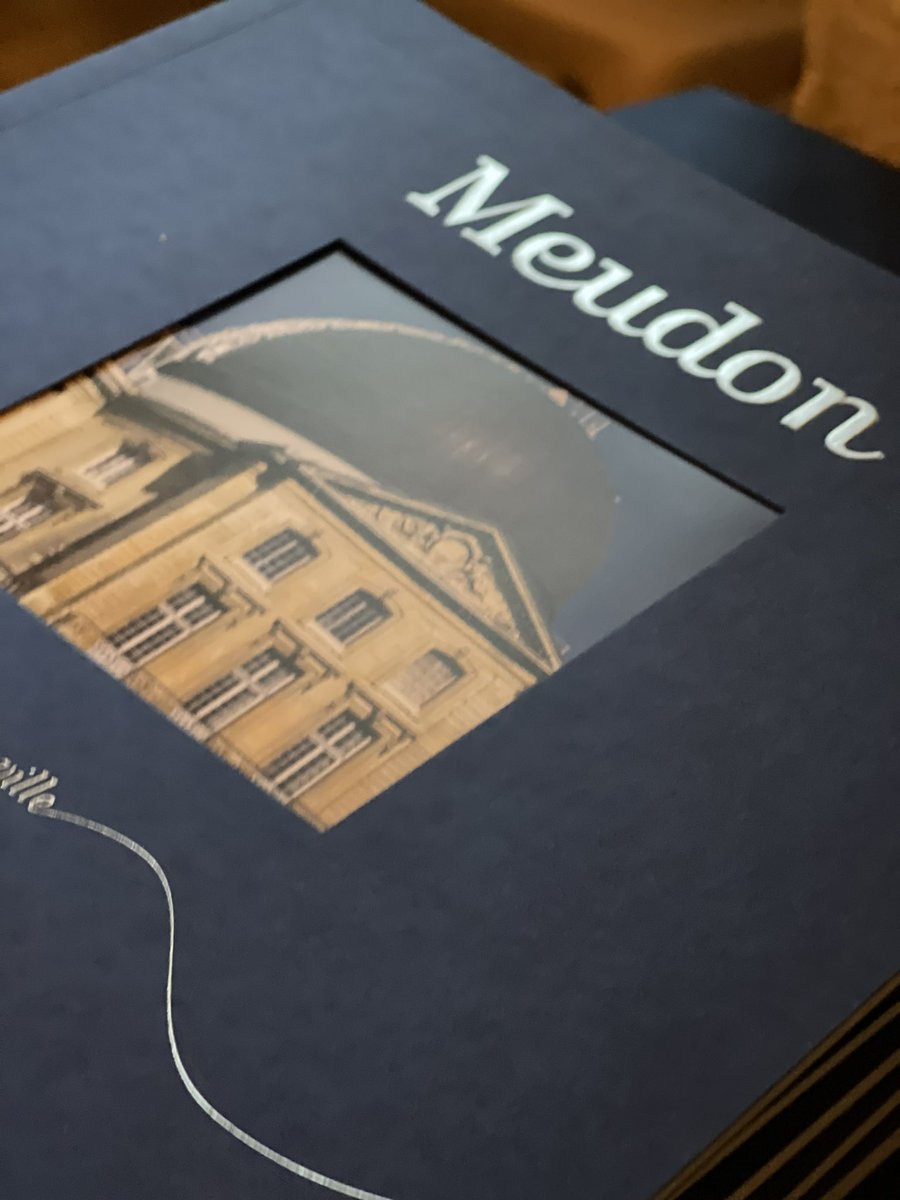 Remise des medailles de la ville pour nos agents municipaux pour leur dévouement durant tant d’années à Meudon!
Et aussi pour leur départ à la retraite !
Un moment bien sympa 👍
<a href="/VilledeMeudon/">Ville de Meudon</a>