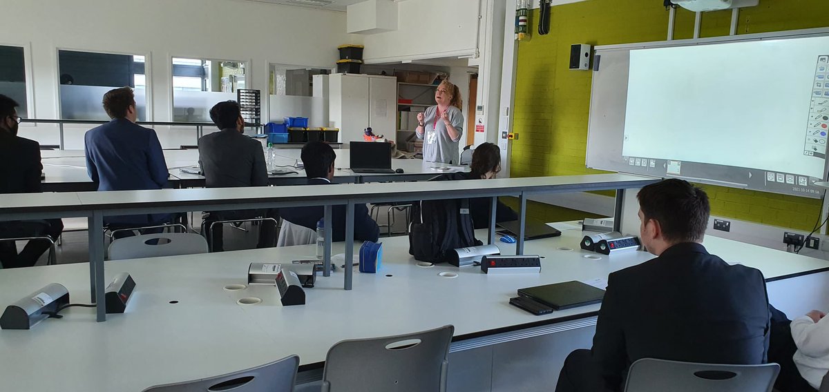 UTCReading's tweet photo. Year 13 Destinations Morning! 💫 A huge thank you to @portsmouthuni, @oxfordbrookes, @JaneMarshallpsi and Zaki our Alumni Degree Apprentice at @nationalgriduk for coming in and speaking with our Year 13 students all about their future options! #transforminglivesthroughlearning https://t.co/E4WnGCsxaK