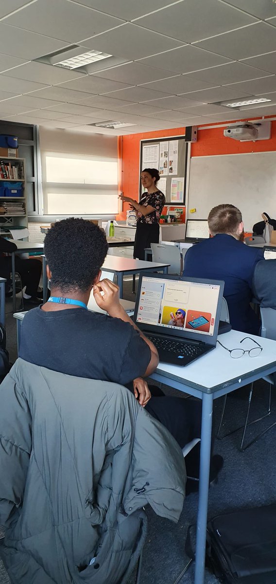 UTCReading's tweet photo. Year 13 Destinations Morning! 💫 A huge thank you to @portsmouthuni, @oxfordbrookes, @JaneMarshallpsi and Zaki our Alumni Degree Apprentice at @nationalgriduk for coming in and speaking with our Year 13 students all about their future options! #transforminglivesthroughlearning https://t.co/E4WnGCsxaK