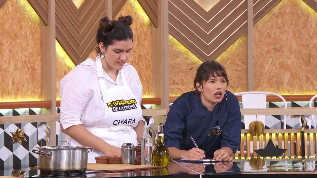 La atención de las duplas al escuchar las consignas. 

#gpcocina <a href="/eltreceoficial/">eltrece</a>