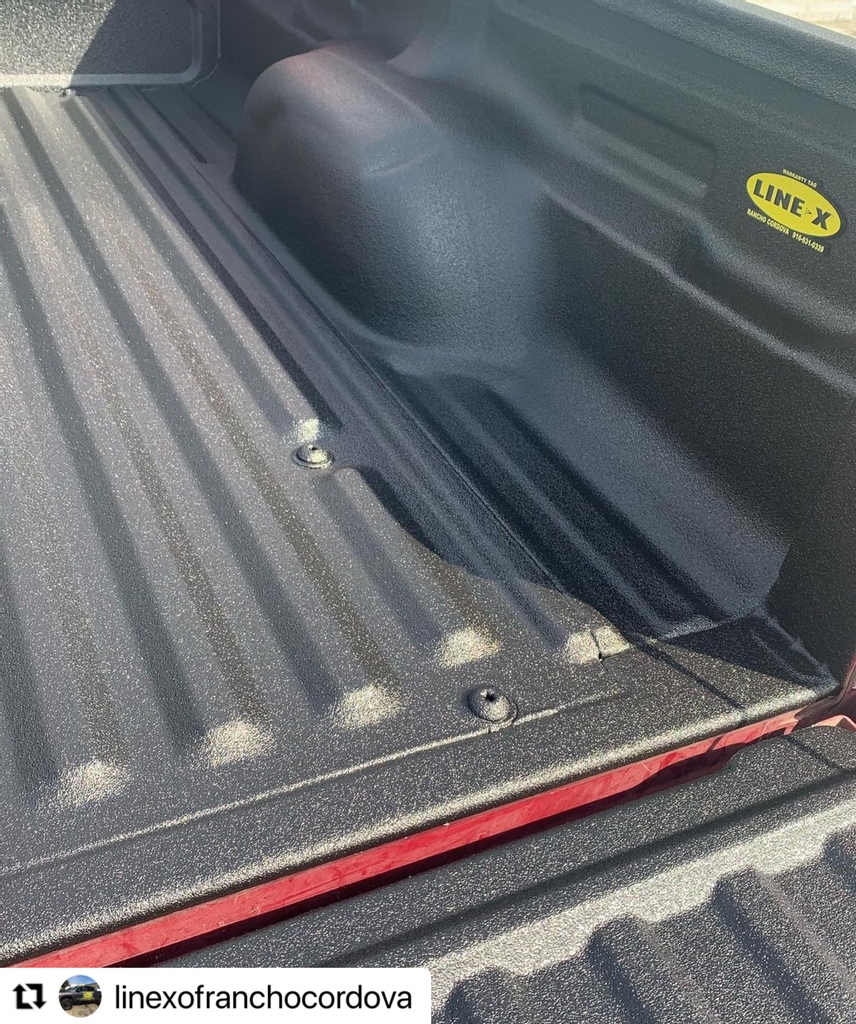 LINEXProtects's tweet photo. Back to basics with this clean over the rail spray done in LINE-X standard. Adding style and durability to this '94 Ranger. Excellent job Line-X of Rancho Cordova👌👌
📸: @linexofranchoscordova
#LINEX #LINEXit #overtherail #fordranger #94ranger https://t.co/LgnjMLnm4S