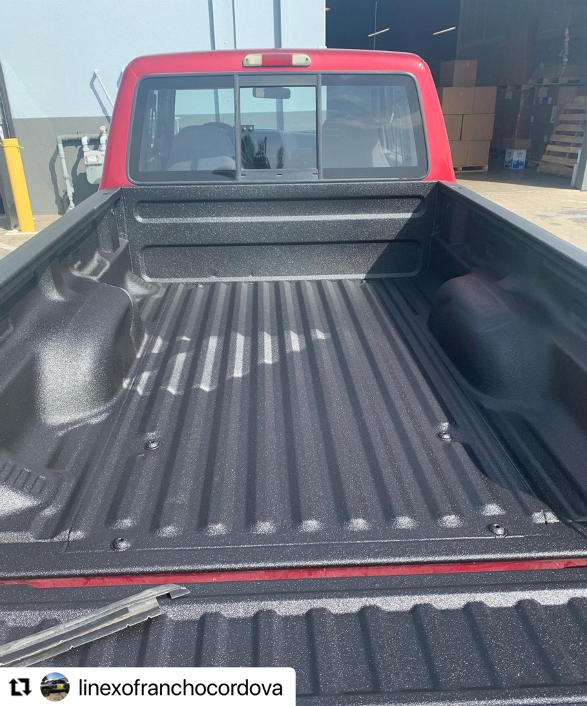 LINEXProtects's tweet photo. Back to basics with this clean over the rail spray done in LINE-X standard. Adding style and durability to this '94 Ranger. Excellent job Line-X of Rancho Cordova👌👌
📸: @linexofranchoscordova
#LINEX #LINEXit #overtherail #fordranger #94ranger https://t.co/LgnjMLnm4S