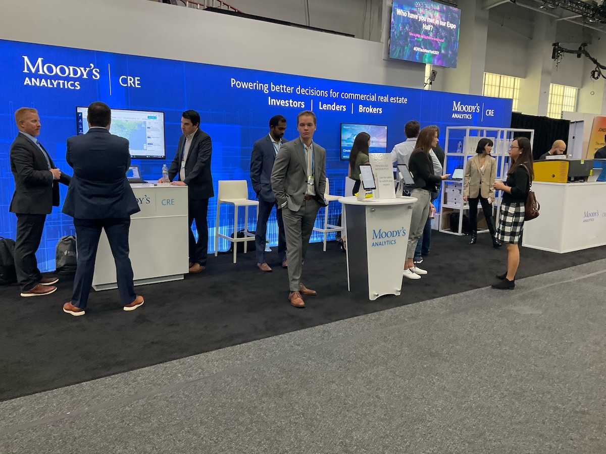 MA_CRESolutions's tweet photo. #CREtech New York attendees, drop by booth B12 to get your engraved water bottle and chat with our experts about CRE!
#MoodysCRE #cretechnewyork https://t.co/1fmaxbUxdF