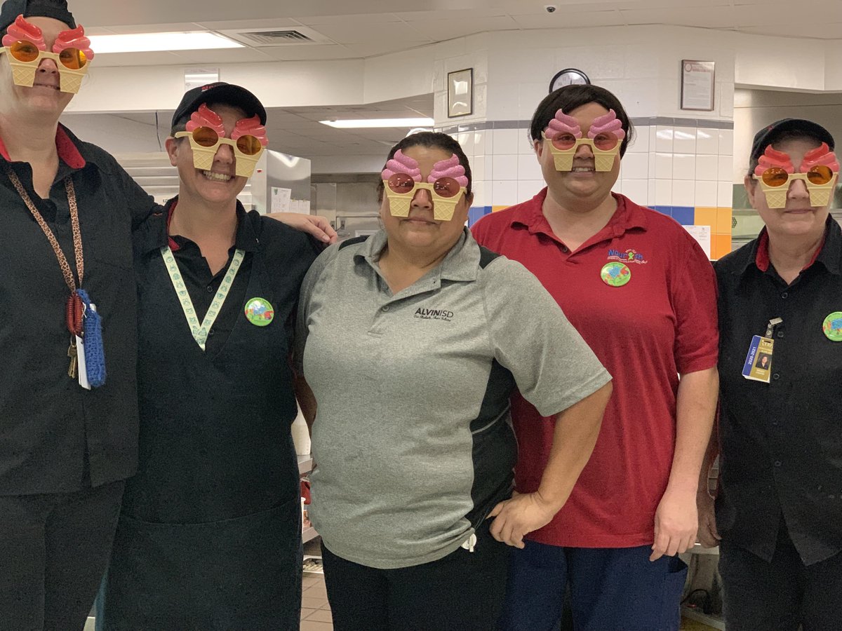 Hasse Elementary's cafeteria crew is "Wild About School Lunch" this National School Lunch Week! Thank you for keeping our students nourished! #NSLW21 <a href="/BillHasseElem/">Bill Hasse Elem</a> @Aisdcn