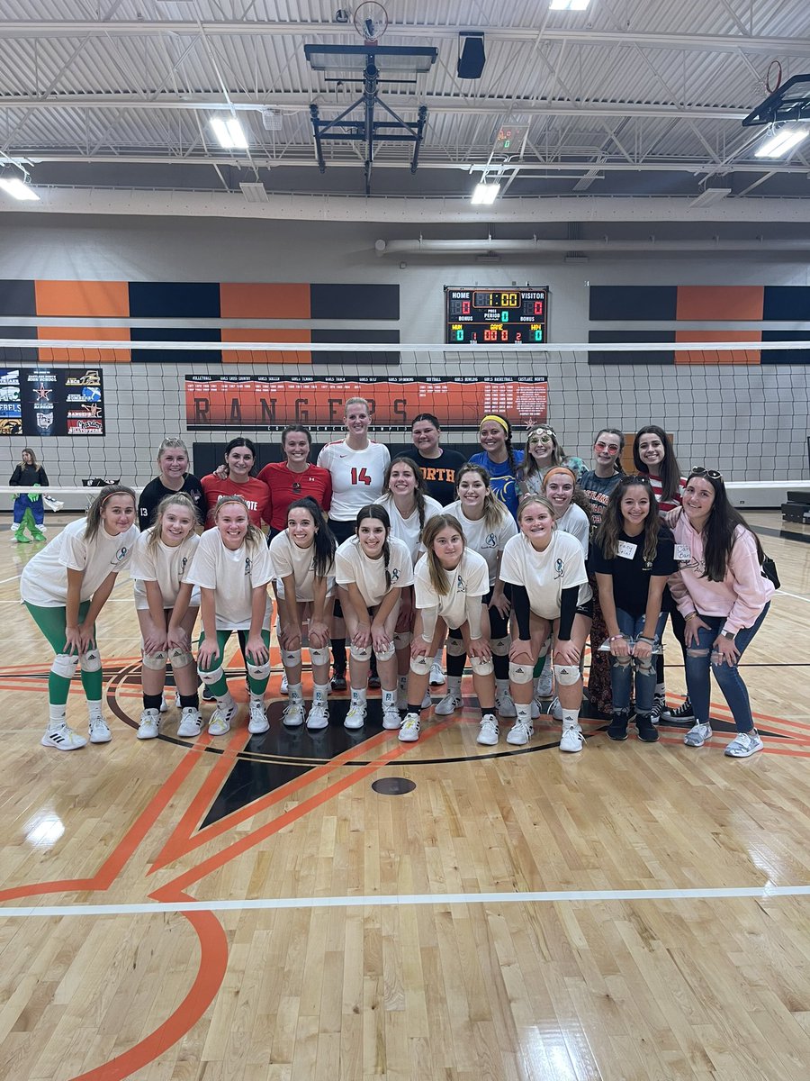 ENVolleyball's tweet photo. halloween practice + coaches vs. varsity was a success! Freshman &amp; JV helped run the match by coaching officiating , announcing, etc. A good time had by all! 

&amp; COACHES WITH THE W! 😬 https://t.co/F8vz2vbQs0