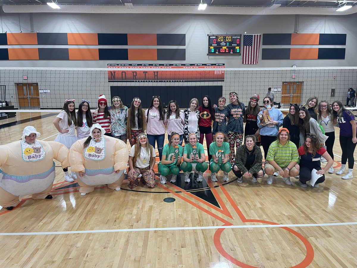 ENVolleyball's tweet photo. halloween practice + coaches vs. varsity was a success! Freshman &amp; JV helped run the match by coaching officiating , announcing, etc. A good time had by all! 

&amp; COACHES WITH THE W! 😬 https://t.co/F8vz2vbQs0