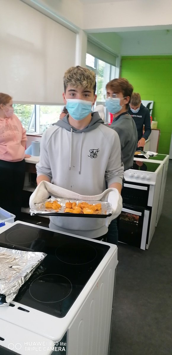 EtssLimerick's tweet photo. TYs were cooking up a storm today making Homemade Chicken Tenders and Wedges. Last cookery class next week can't wait to see what you all make for your cookery exam! You have all made fantastic progress so far!
#ty #TastyThursday #letss #homeeconomics #fakeawaymyway #lifeskills https://t.co/jmFMDBFrX5