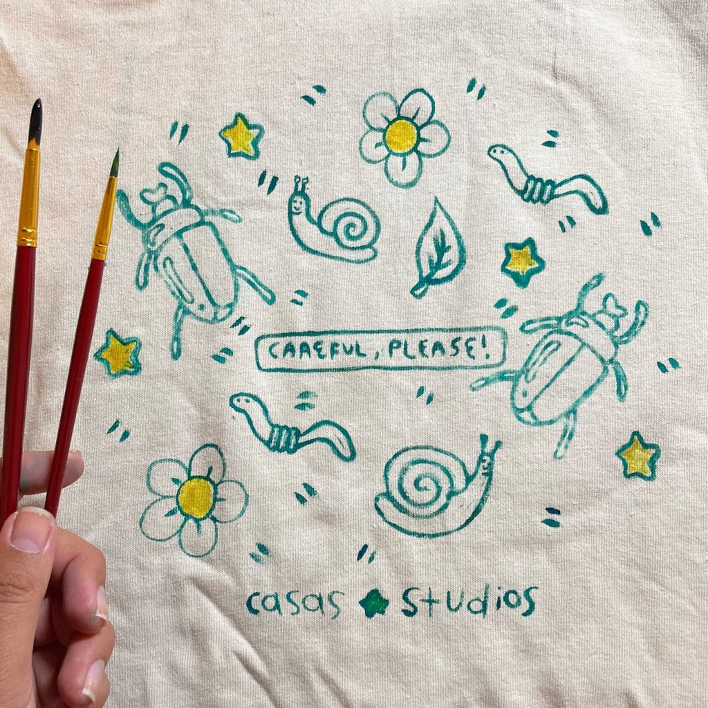 casas_studios's tweet photo. #tshirtpainting #bugs https://t.co/fJRguMWYWG