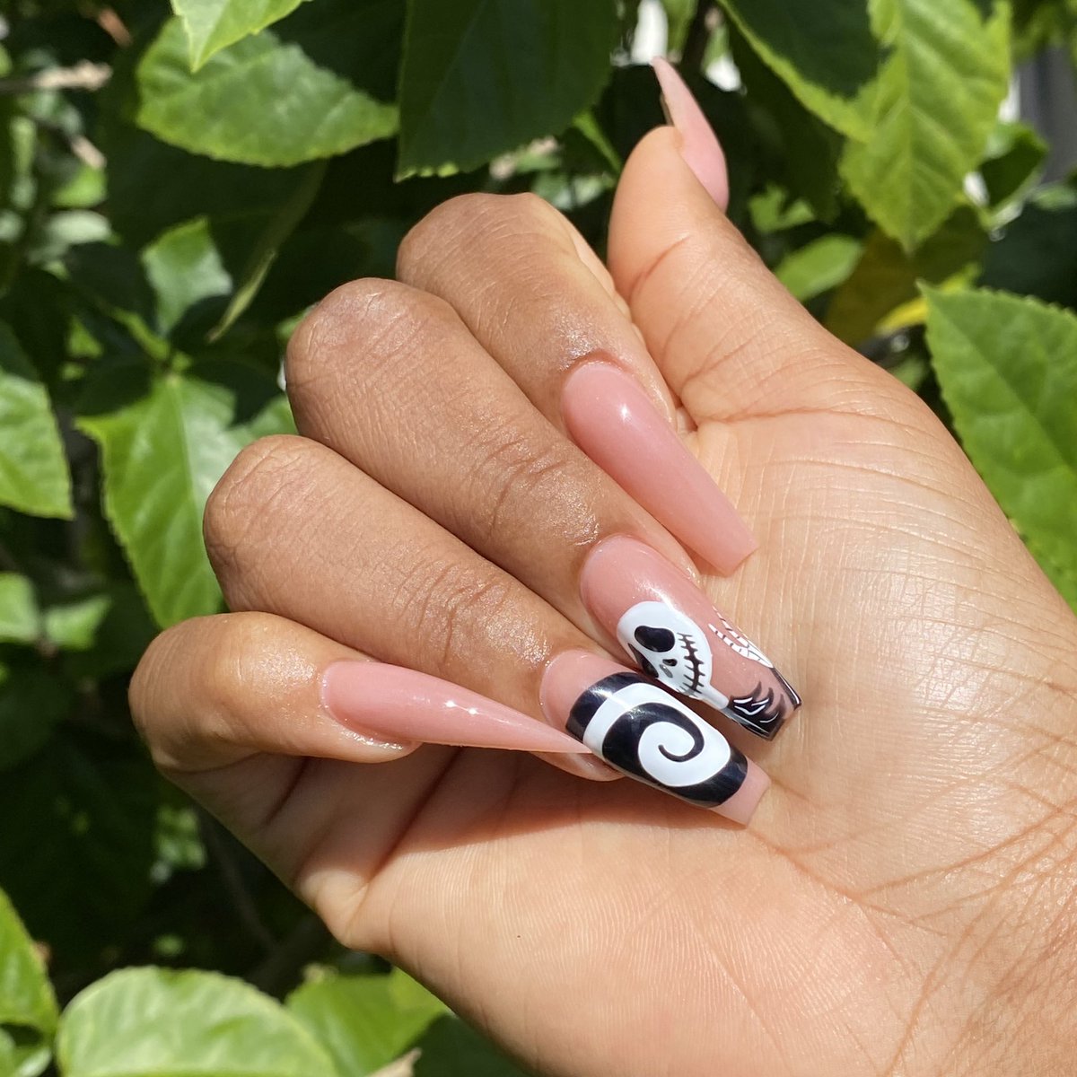 Promoting My Work Because If I Won’t Who Will ❤️ Retweets & Replies Are Free Lmk What You Think 📲 #orlandonails #orlandonailtech #nailart #nails #spookynails #halloween #bombnails