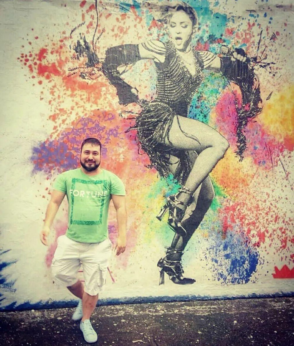 WillStar40's tweet photo. #Tbt
Mural #RebelHeart #SãoPaulo #moemasp #Madonna sobre cores. ✨ https://t.co/WYs59zfBRM