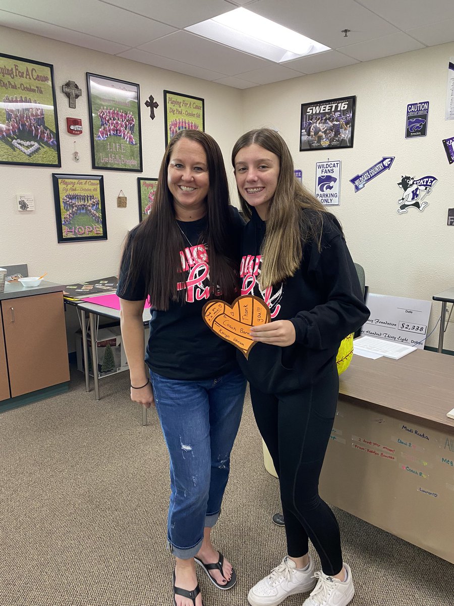 korryn_21's tweet photo. Huge thank you to Coach Barrett for your impact and everything you've done for me!! 🧡🤍 #LonghornImpact @holcombvbsb https://t.co/MswJnXOhRI