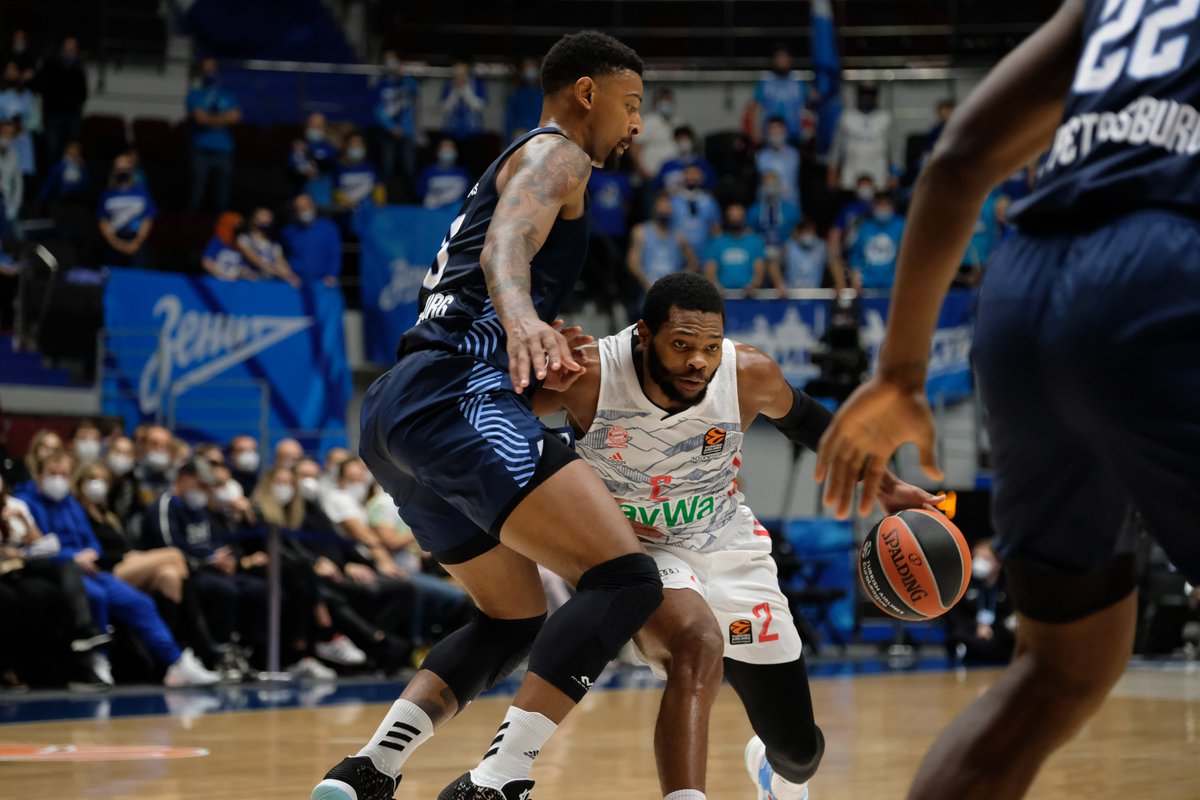 FCBBasketball's tweet photo. 58´ | 72-68 | #ZENBAY
CLUTCH TIME!
📺 LIVE on https://t.co/sAb7puXV9N
(c) Grachev
#FCBB #EuroLeague #EveryGameMatters https://t.co/g6CRlDHGez