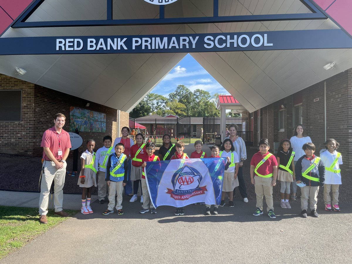 rbpsEAGLES's tweet photo. Safety Patrol is back and these students are well prepared thanks to @MsTrudell and @MrMurray_SC ‼️We know they will do an amazing job⚠️🚸 https://t.co/eDbXqH3iFd