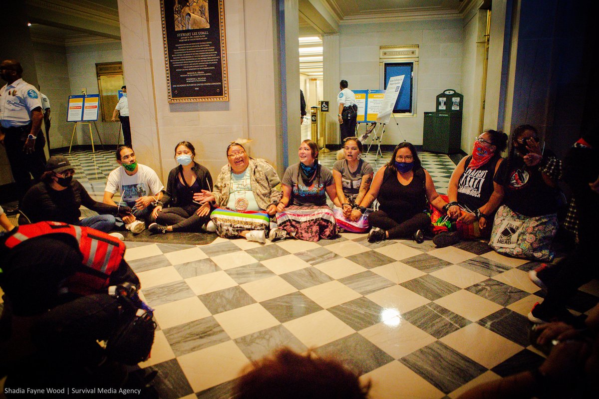jamieclimate's tweet photo. PRESS RELEASE: 

Day 4 of #PeopleVsFossilFuels: 130 More Arrested At the White House; 50 Indigenous Leaders Occupy Bureau of Indian Affairs; Demonstrators Will March to the Capitol on Friday 

Read more here —> https://t.co/Ul5tUfCtZu https://t.co/YamHJXzkpJ