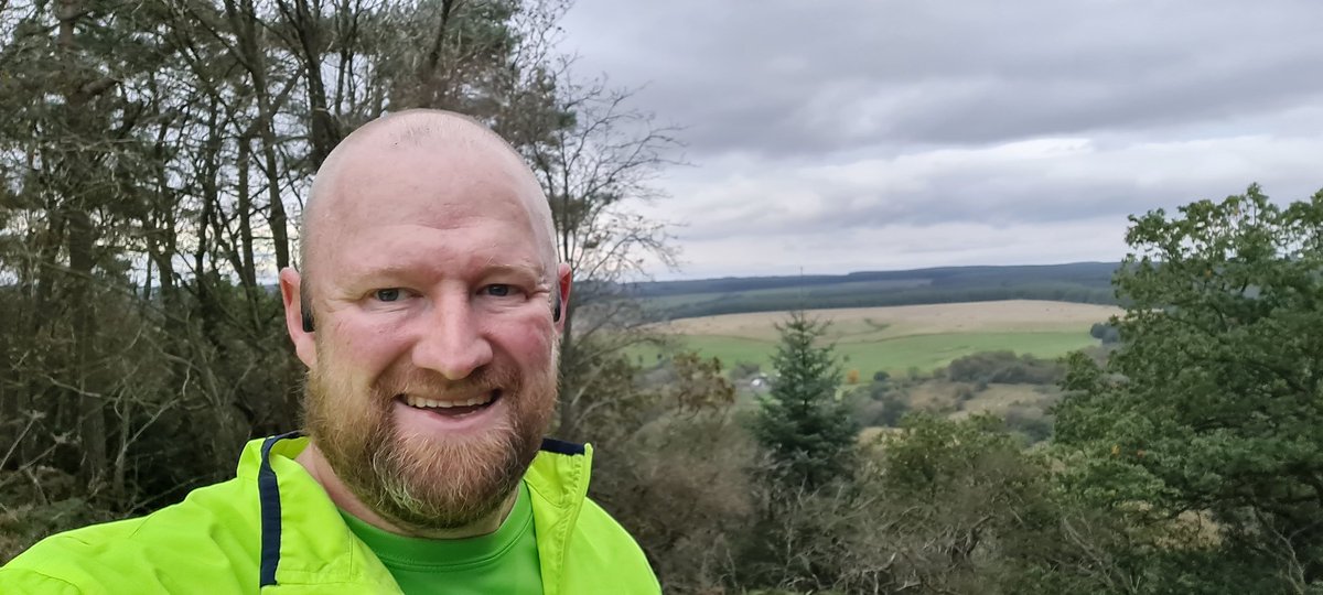Puzafriday's tweet photo. @ewanm The best I can do is the Yorkshire wolds... yeah u might win (this time) https://t.co/TCNxn2wjuQ