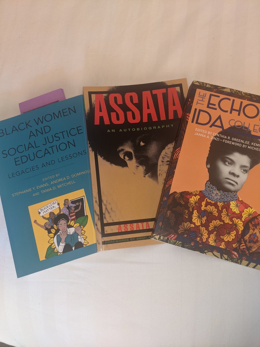 Cre_Shannon's tweet photo. My new Fall Reads! What are you currently reading? What are your favorite books? Let me know.💜
#wellreadblackgirl #blackbooks #blackwriters #girlhaveyouread #blackwomenread #blackbookreviewer #blackauthors #blackgirlmagic #blackwomen #socialjustice #blackbookclub https://t.co/4lD8ZicnY4