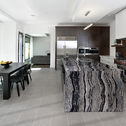 rwremodeling's tweet photo. Dare to be bold and add that extra Wow factor to your new kitchen! Countertops come in a variety of colors and https://t.co/WvbEp3Uk8z today for a free consultation: https://t.co/DV10PsLxtp https://t.co/Df3YrA8J72