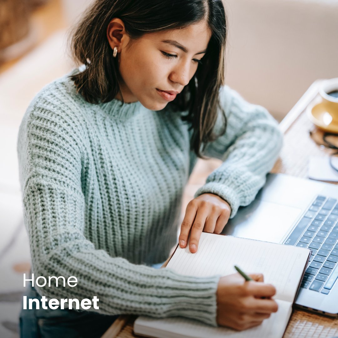 Home use, with the convenience of portability! 👏

Get amazingly fast #WiFi speeds for your home with great coverage.

Extra sauce: When you need to, take it with you; wherever you call home within the #IceWireless coverage 📶

Head to our website now: icewireless.com/en/internet/pl…
