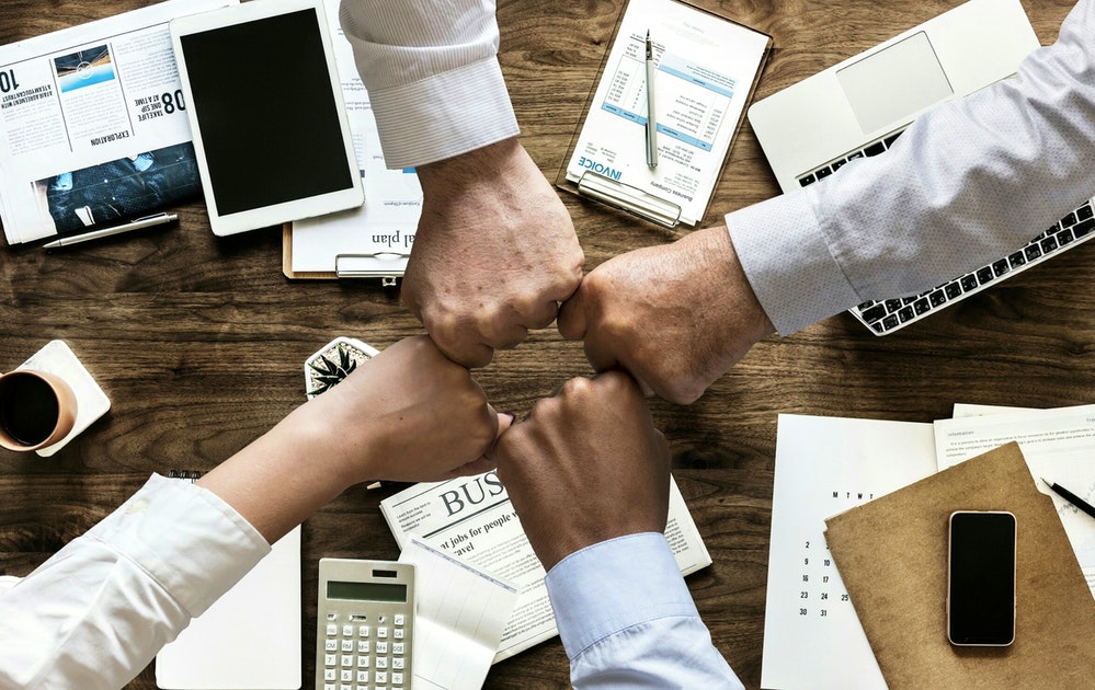 Slixer's tweet photo. Team Building in the Workplace
Read Here: https://t.co/fbr0DPMK8y
#EventPlanning #EventPlanningCompanies #VirtualTeamEvents #VirtualTeamBuilding #VirtualMurderMystery #VirtualTeamBuildingActivities https://t.co/T3bn98mgkZ