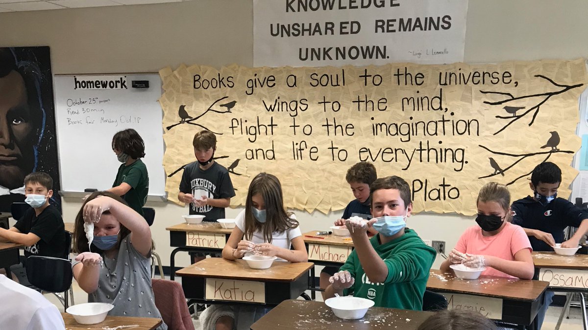 martyfuchs1's tweet photo. Science Fun - Oobleck
#statesofmatter
#liquidorsolid
#messyfun https://t.co/NnnDGURSVH