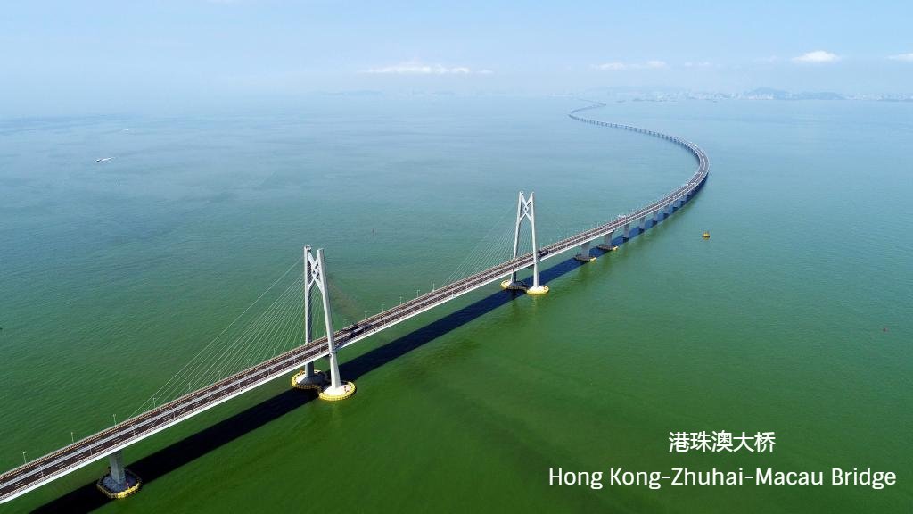 AmbQinGang's tweet photo. 一桥飞架南北，天堑变通途 
A bridge flies to span the north and south, turning a deep chasm into a thoroughfare. #SustainableTransport https://t.co/HldFM8Fkge