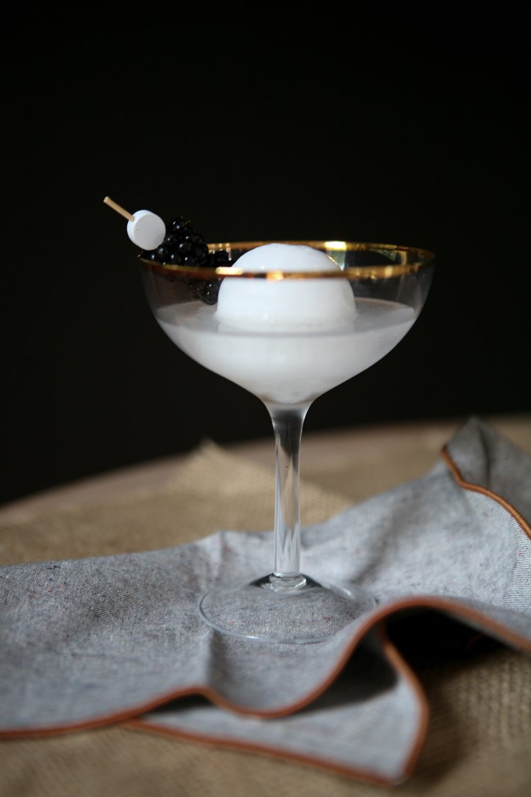 kmsation's tweet photo. Cocktails again, anyone? Light on the tongue, heavy on the heart. •• https://t.co/2MPy62s6Hr