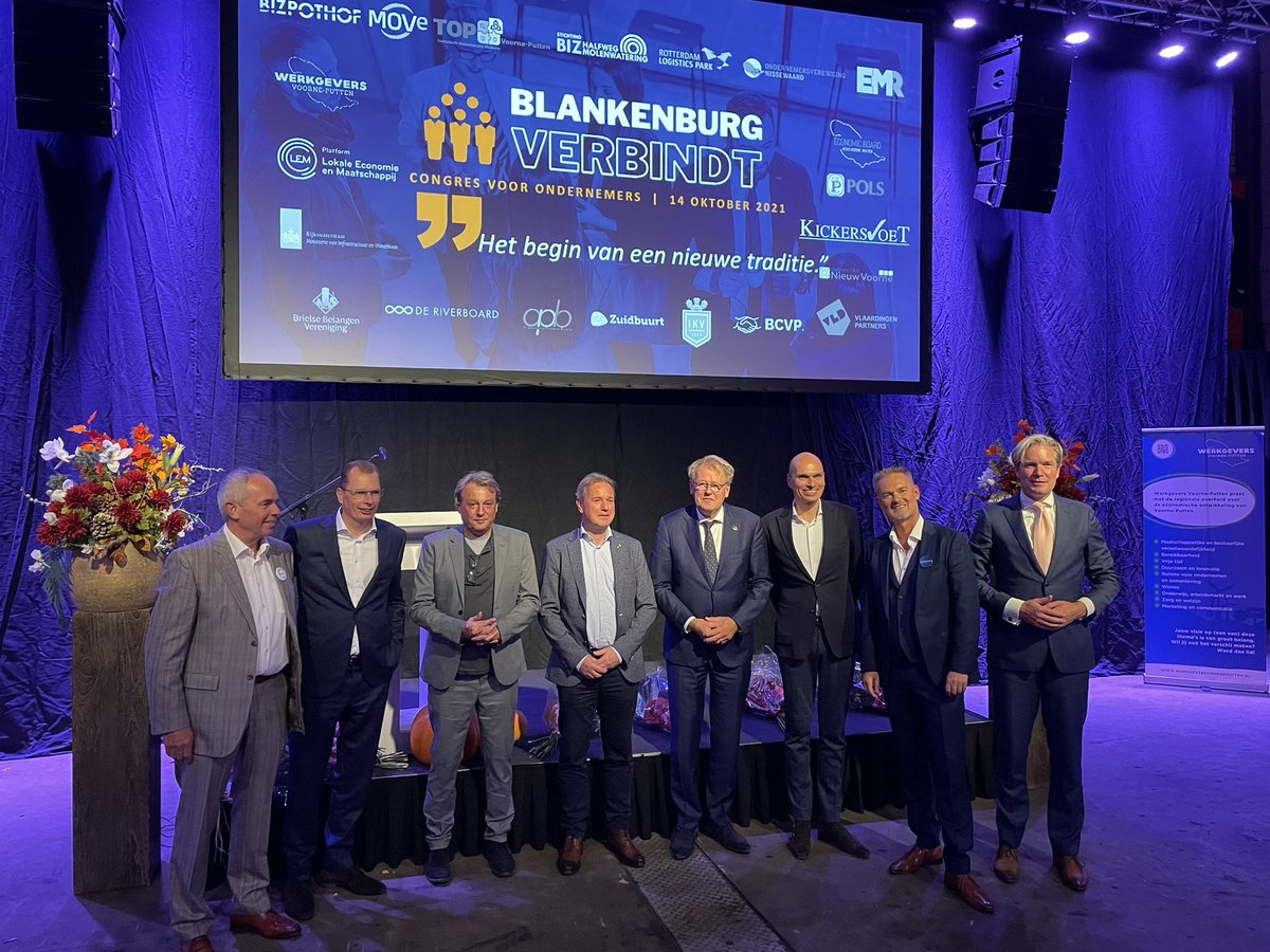 JaapSmitCdK's tweet photo. Mooie avond op @Voorne_Putten over de komst van de Blankenburgverbinding die nieuwe kansen biedt voor dit gebied. Ondernemerschap, de krachten bundelen en geen ‘ja maar’ maar ‘en toch’! @TrouwborstM @foortvanoosten @zuid_holland https://t.co/s7t2MG5hKz