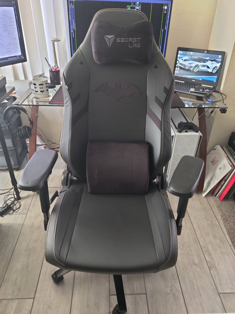 tskelton69's tweet photo. #batman Dark Knight series chair from #secretlab Titan EVO 2022 Series https://t.co/5U8tCIO8u2