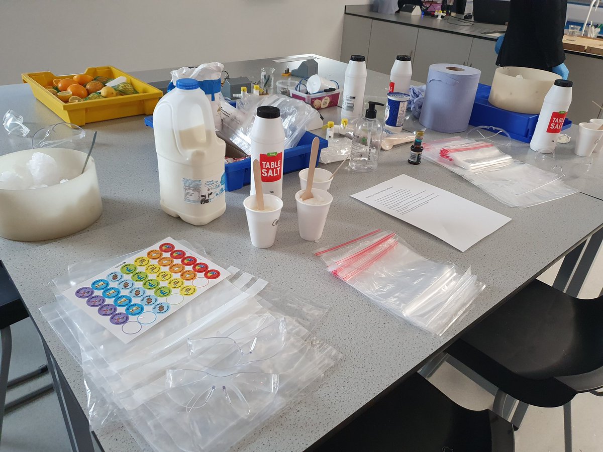 Thank you for coming to meet us at the <a href="/ArmthorpeDN3/">Armthorpe Academy</a> open evening. Hope you enjoyed all of the experiments! Can't wait for you to join us in September. Big shout out to all our student leaders, you did yourselves proud! 👏🧲🧬🧪 #pride #responsibility