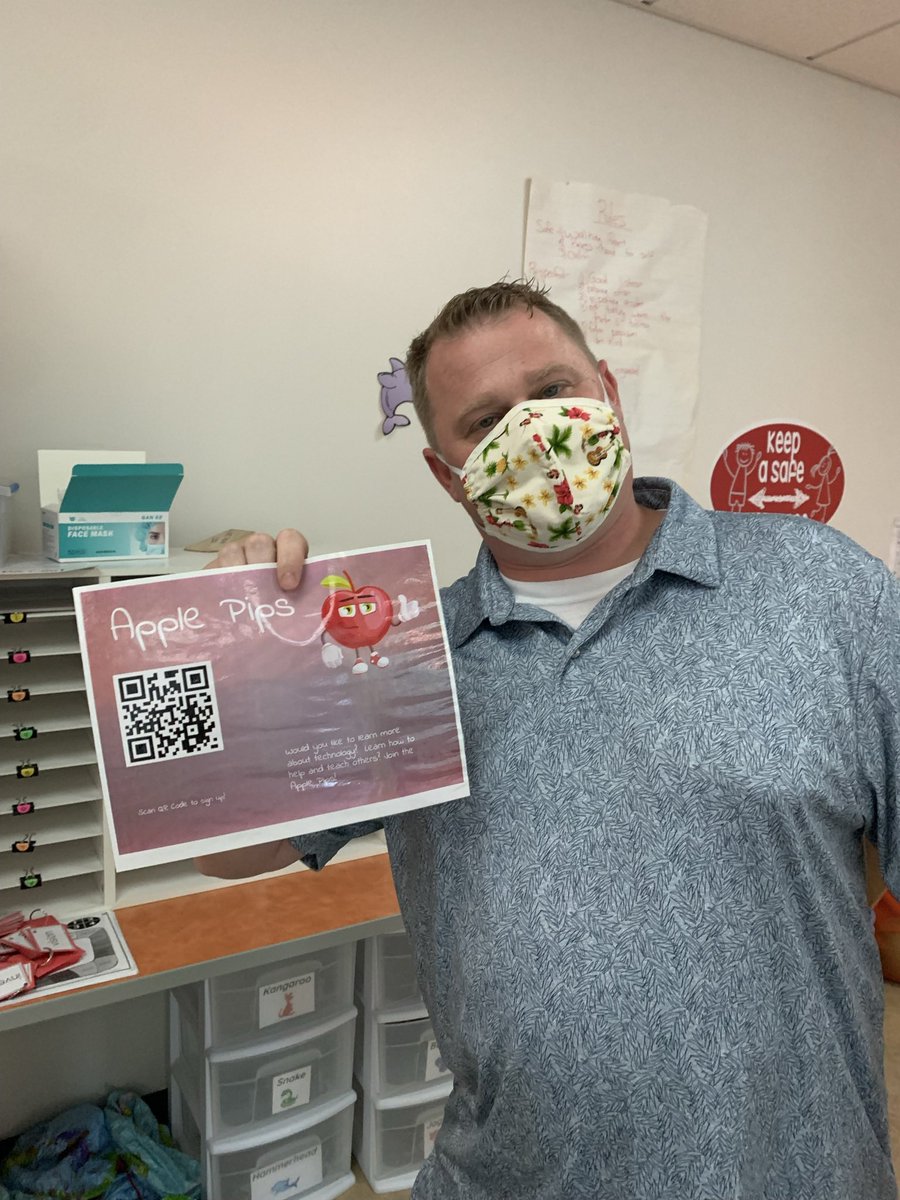 wemlet's tweet photo. Mr. Williams is ready to start recruiting #ApplePIPS for his after school tech team! @gwash_community #SDOLTECH @SDoLancaster https://t.co/8DlIL5JRUS