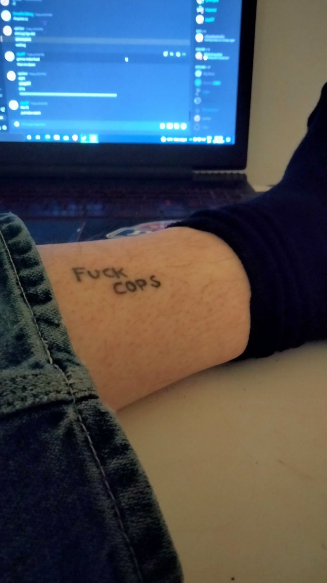 Primatous's tweet photo. Cop bad Very cool https://t.co/biwNrcQ2ai