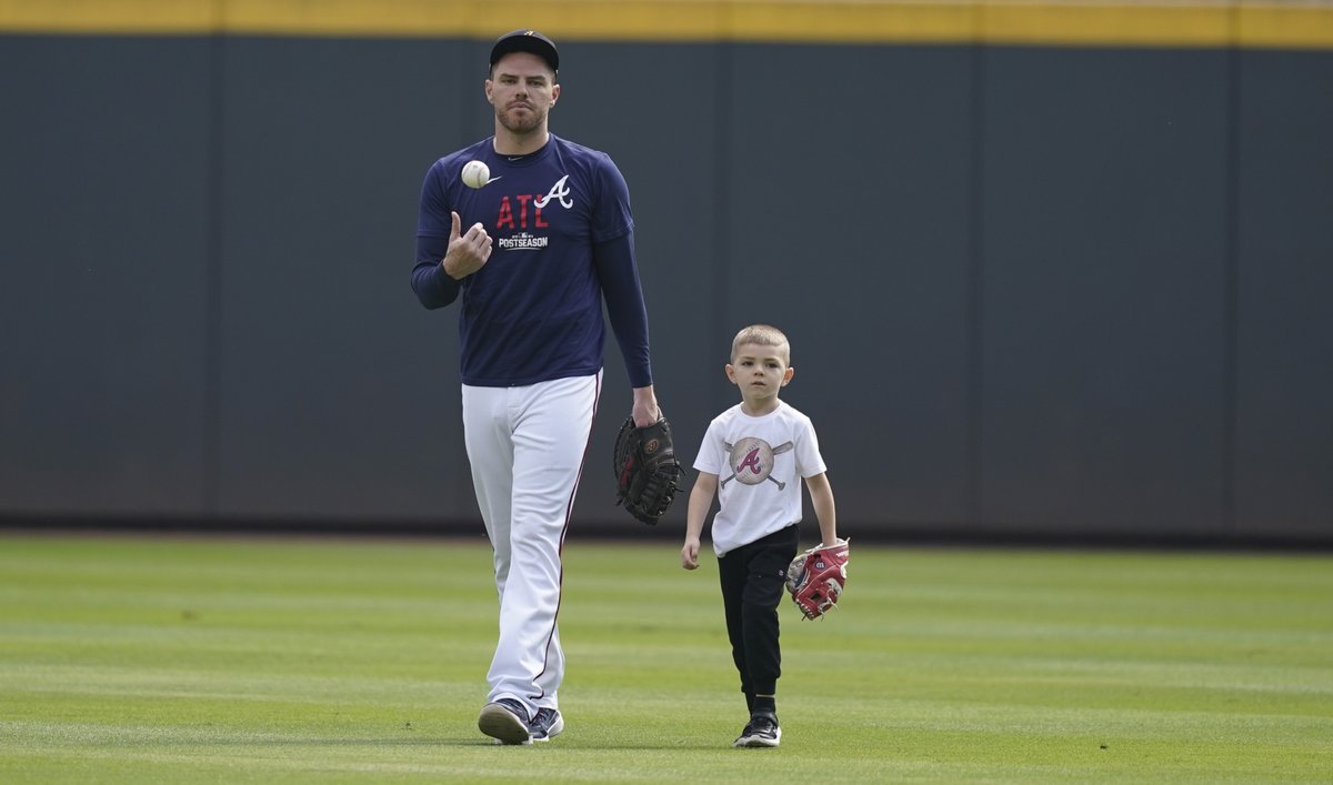 MLB's tweet photo. Just goin' to work with dad. 🥺 https://t.co/hoiAAOeti0