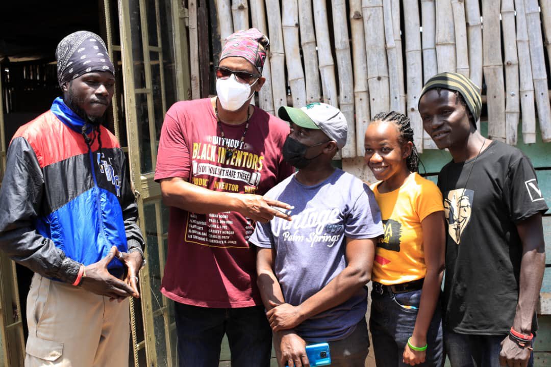 ugandauncovered's tweet photo. NOT ALL GHETTOS ARE 4?HOOLIGANS

Earlier today #ugandauncovered joined Pupa Curly to visit the Ghetto Research Lab in Kamwokya

Pupa Curly is a veteran raggae and dancehall entertainer, producer and Educator

He is currently sponsoring some of the ghetto youth projects at the GRL https://t.co/qM53rgp11G