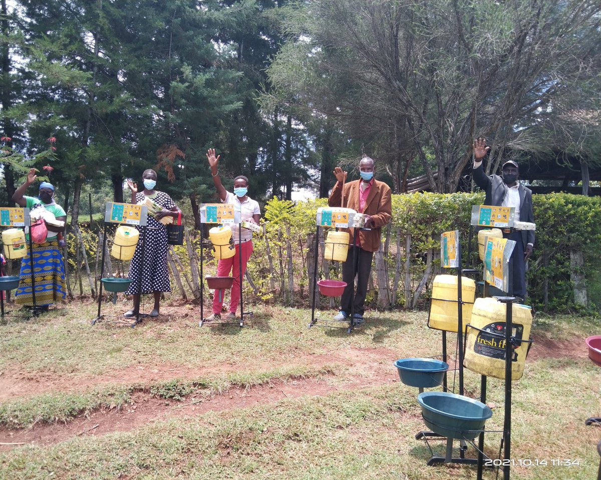 jjmuriu's tweet photo. Access to Handwashing facilities by Vulnerable household is critical to ensuring #nooneisleftbehind in the fight against COVID-19 prevention. 100HHs received HWFs in Bureti Sub County with support from @SNV_WASH #WASHFirstProject @CitroK @keccsonet #BeACOVID19Hero https://t.co/0nKjnWs9bk