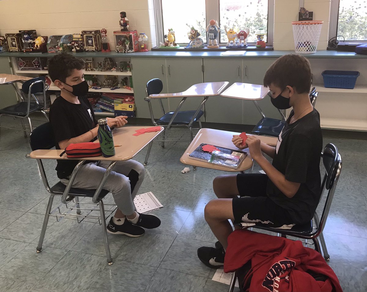 math_witz_utms's tweet photo. Decimal “War” 💪🏻🧠 #placevalue #skillbuilding #keepingitfun #youhaveaplacehere #iteachmath #teamUTMS #UTMSfamily #TheU @UnionTownshipHC https://t.co/JLcmC8wF0r