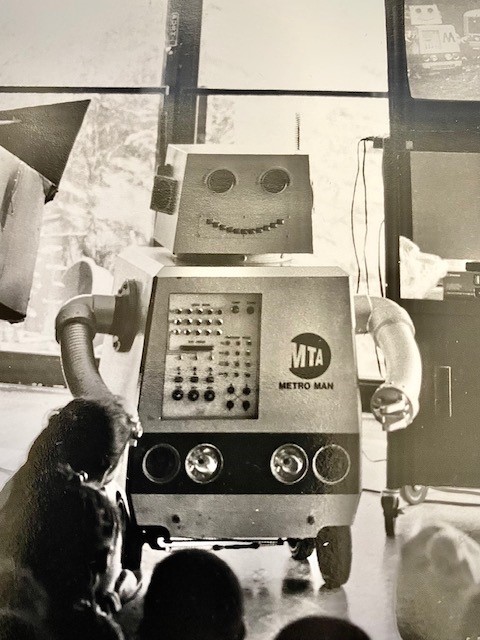 MetroNorth's tweet photo. What did Metro-Man look like back in the 90’s?
See for yourself…
One thing that hasn’t changed: He’s all about rail safety!
Here’s a tip:
Always stand behind the yellow line when waiting for your train.
#TBT #SafetyTweetoftheWeek https://t.co/srHRmujslO