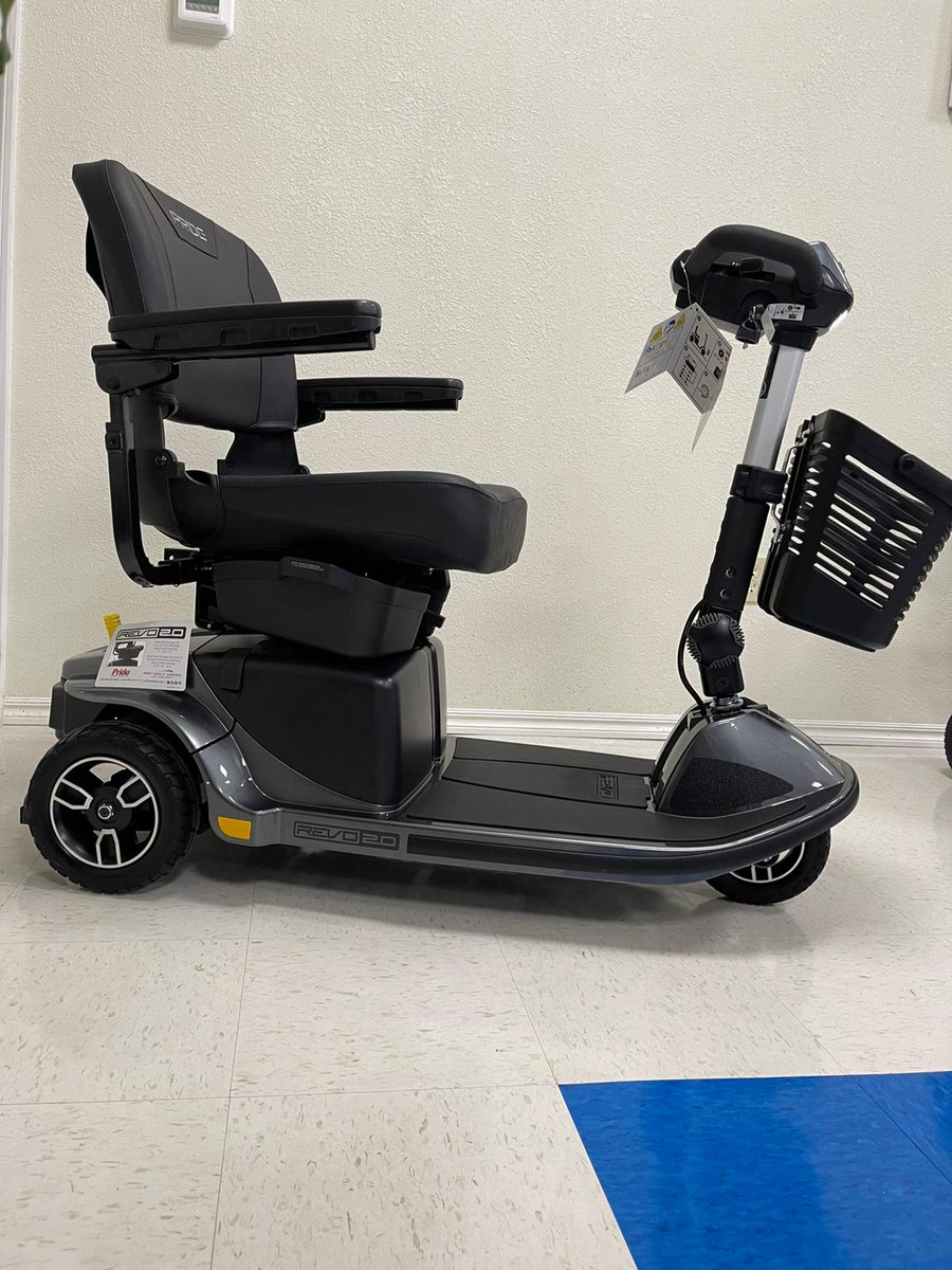 TripleMobility's tweet image. WE ARE BACK AND WE ARE READY TO INTRODUCING OUR NEW Revo 2.0 3-Wheel Scooter‼ With the best turning radius of all!
NOW IN STOCK🛵🛵
🔆Weight Limit of 375 lbs.
YES, you can take this scooter apart and put it in the back of your trunk. Only in 4 pieces!
FOR ONLY 💲1,789💲