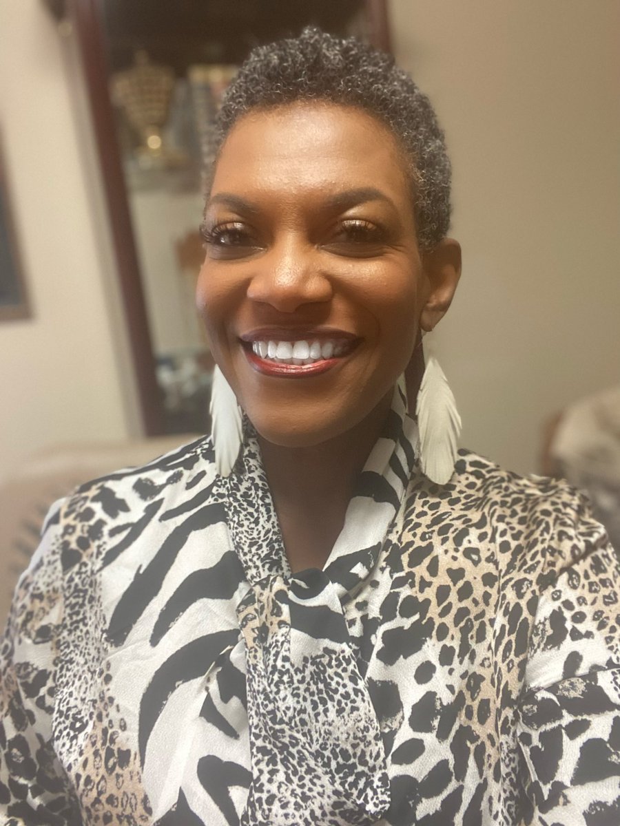 It’s giving “getting better with time like fine wine” #Over40 #Over50 #SilverFox #GrayHairDontCare #Smile #LivingTheDream