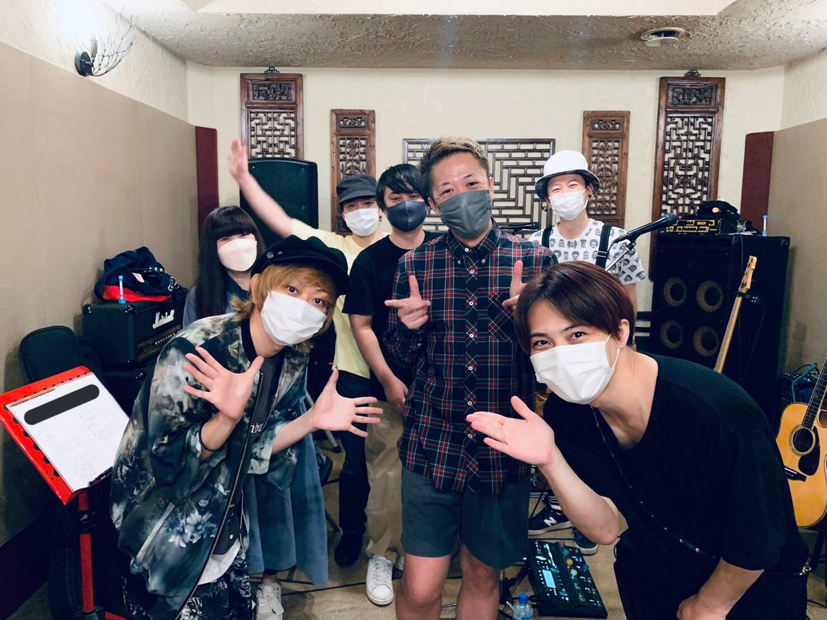 SPIRAL_SPIDERS's tweet photo. 各出演者の皆様を迎えてのゲネリハでした。
10/16はいよいよ本番です。高まりますね✨ホストバンド務めさせていただきます。

感染症対策踏まえての開催となります、ご協力何卒。
YK FES 2021、是非にお楽しみに♫ https://t.co/zrL1wBf3g7