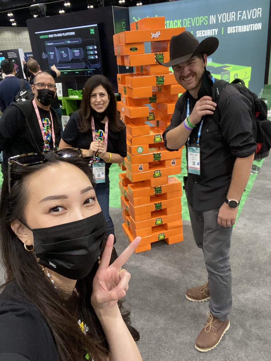 Jenga and friend!!! <a href="/HighwayofLife/">🏇 Jedi #Kubernaught 🚀</a> #kubecon