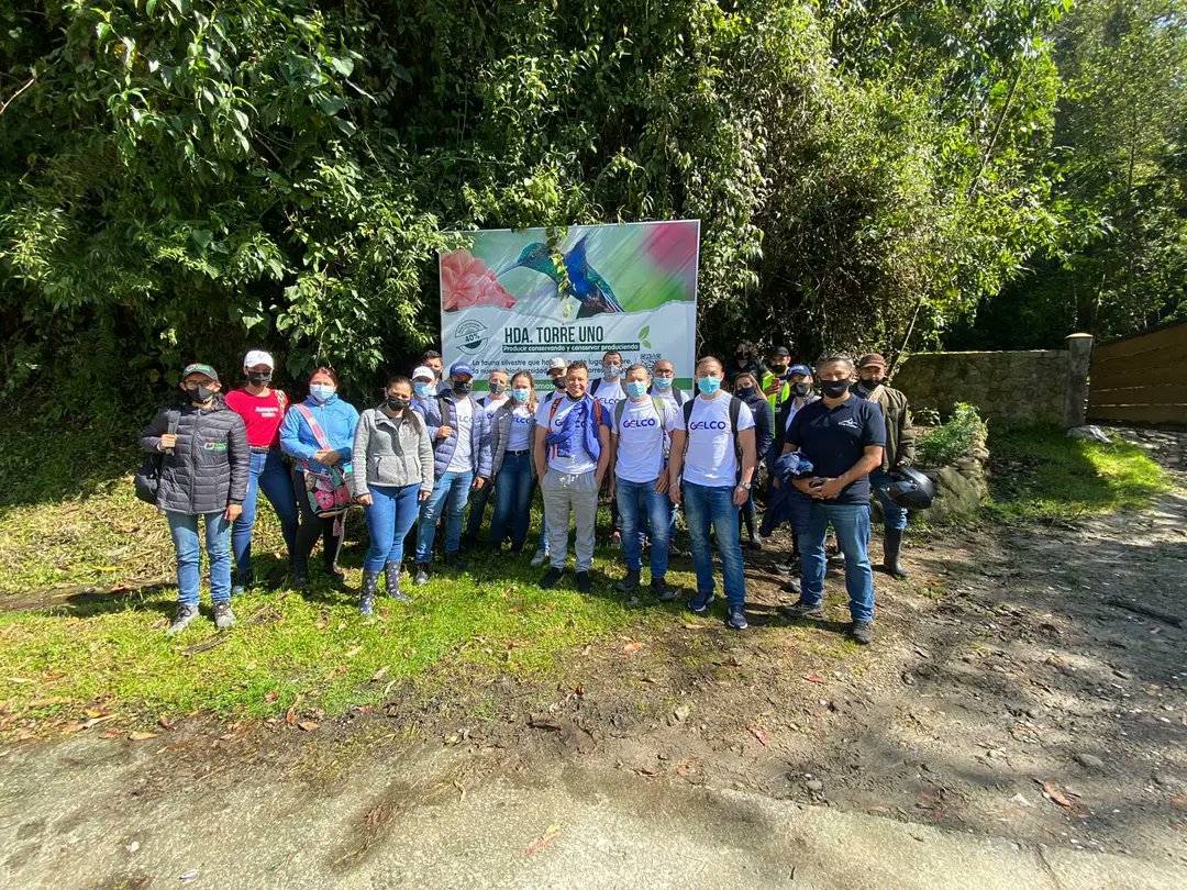 aguasmzl's tweet photo. En la celebración del día mundial del árbol nos unimos con @CiudadManizales
@Corpocaldas @ANDI_Colombia
@Vivo_Cuenca #progel #Coprosan #Celema para realizar una sembraton con el objetivo de sembrar vida y llevar a todos los manizaleños un mensaje de cuidado del medio ambiente. https://t.co/bEBqmLkQXI